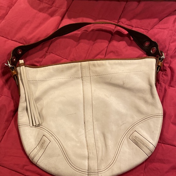 Coach bag Ivory & tan shoulder strap Clean inside Some marks on one side-see pic - Picture 2 of 6